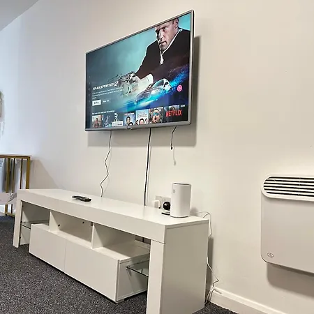 Cosy Studio Escape In Ilkeston With Netflix Exterior photo