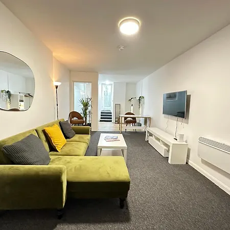 Cosy Studio Escape In Ilkeston With Netflix Exterior photo