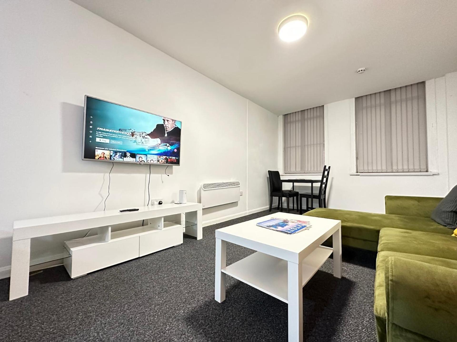 Apartment Cosy Escape In With Netflix