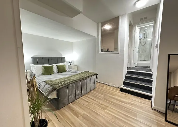 Cosy Studio Escape In Ilkeston With Netflix